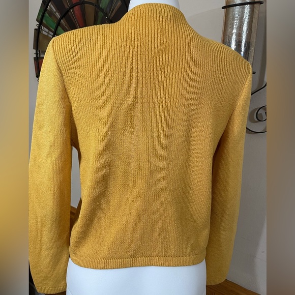 St. John Vintage Knit Sweater - Picture 3 of 12